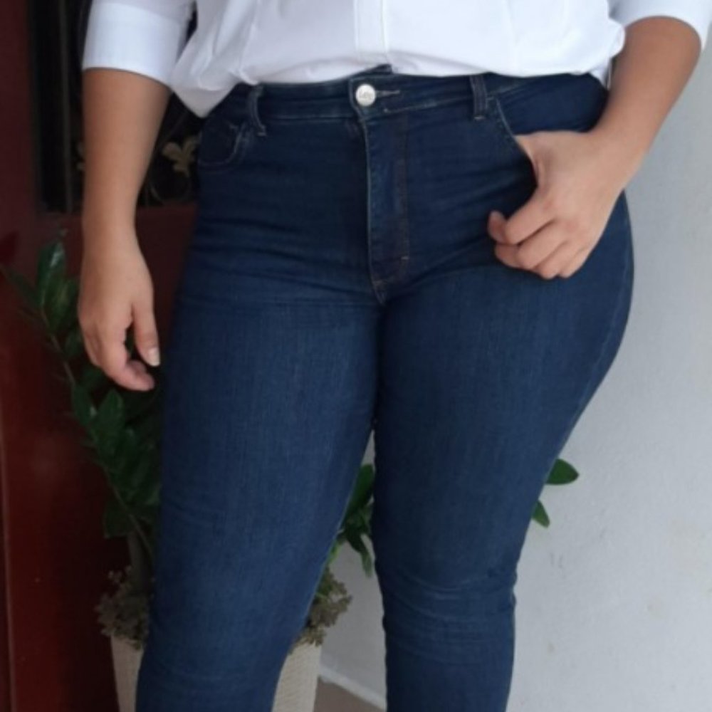 Classic Fit Monroe Straight-Leg Jean